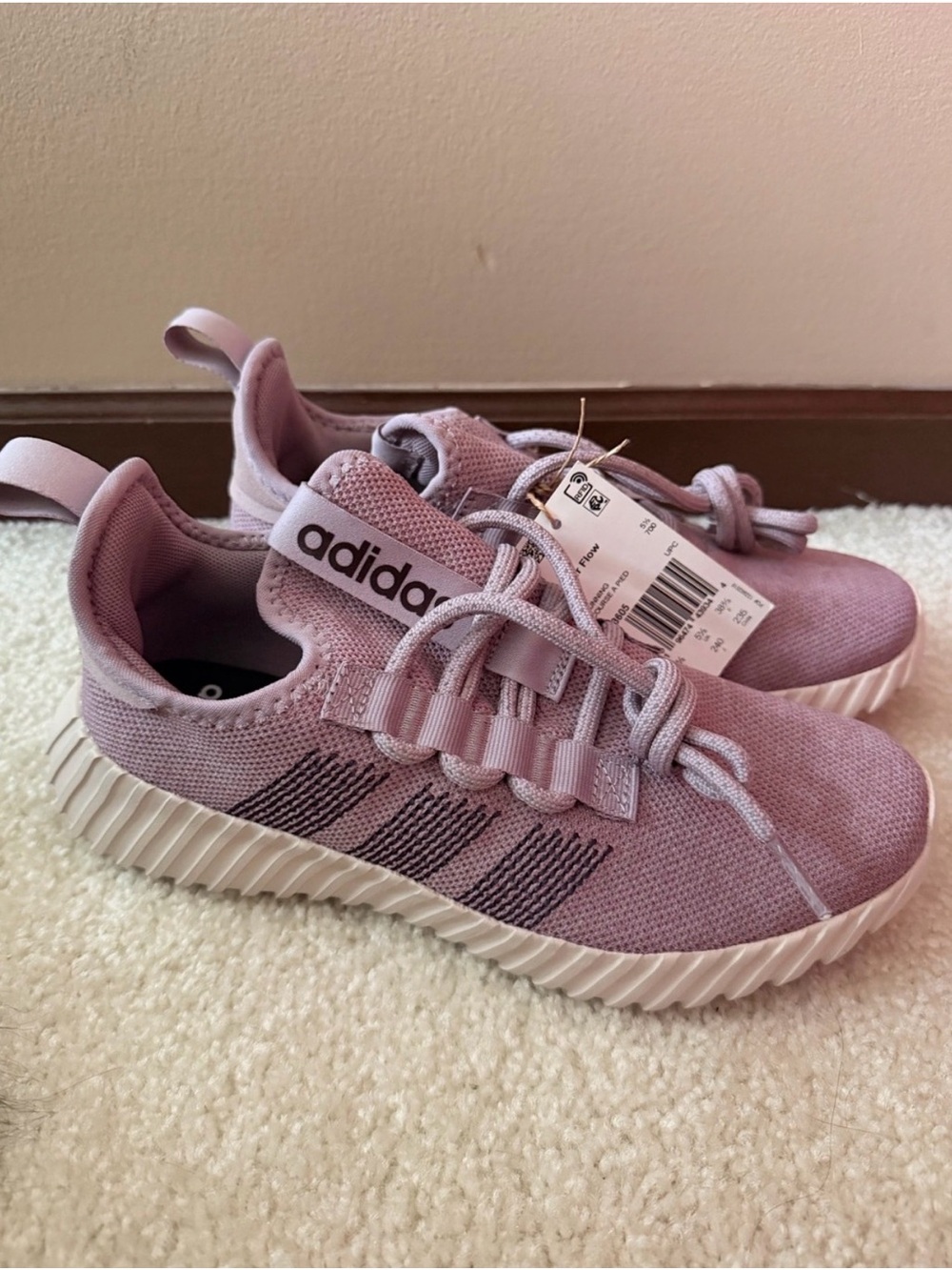 NWT- Adidas Kaptir Flow Women’s Running shoes sneakers size 7 light purple